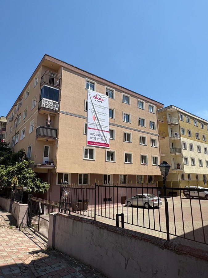 Dönüşüm alanındaki blok — sokak köşesinden görünüm